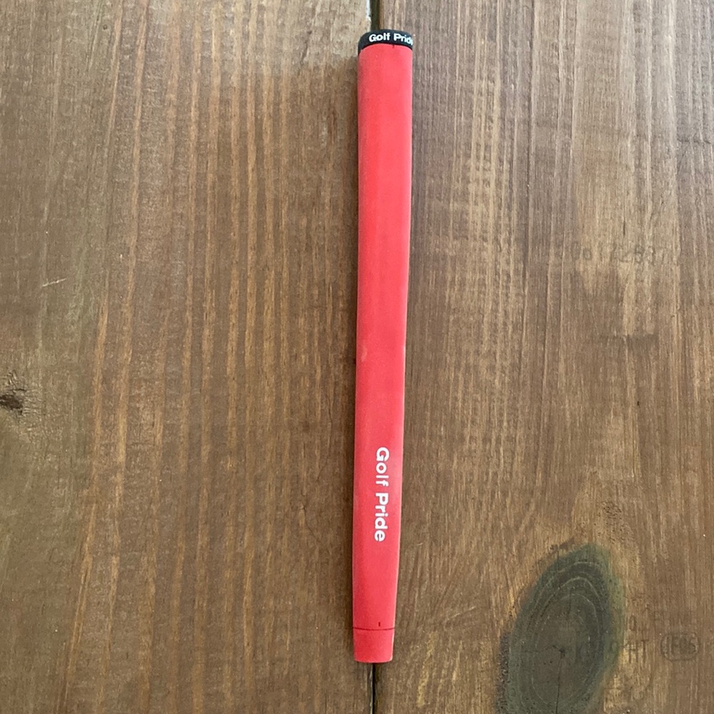 Golf pride red putter grip
